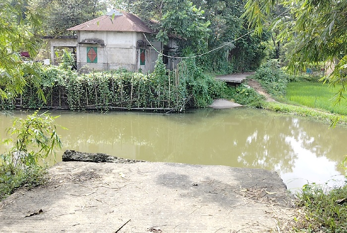 বন্যায় ভেঙে যাওয়া সড়ক সংস্কার হয়নি ১৭ মাসেও